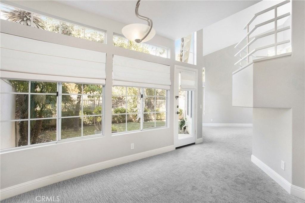 161 Shorebreaker Dr - Photo 3 of 15