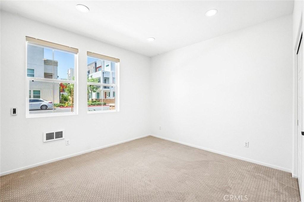 9560 Hammock Pl - Photo 5 of 49