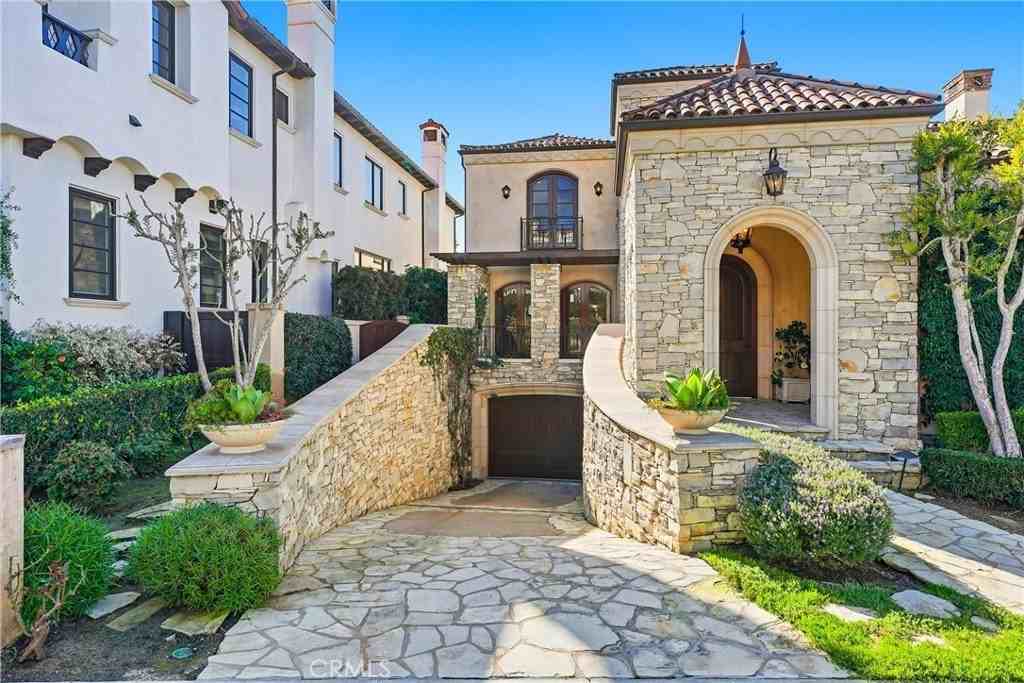 55 Ritz Cove Dr - Photo 4 of 50