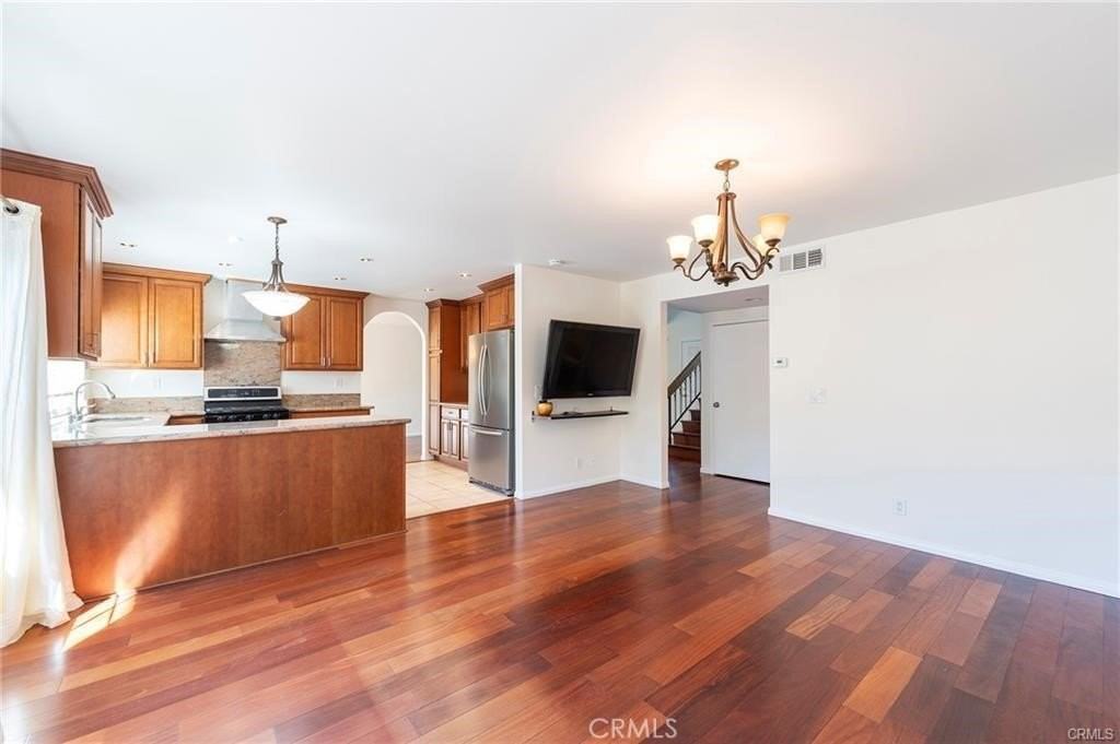 13 W Yale Loop - Photo 4 of 40