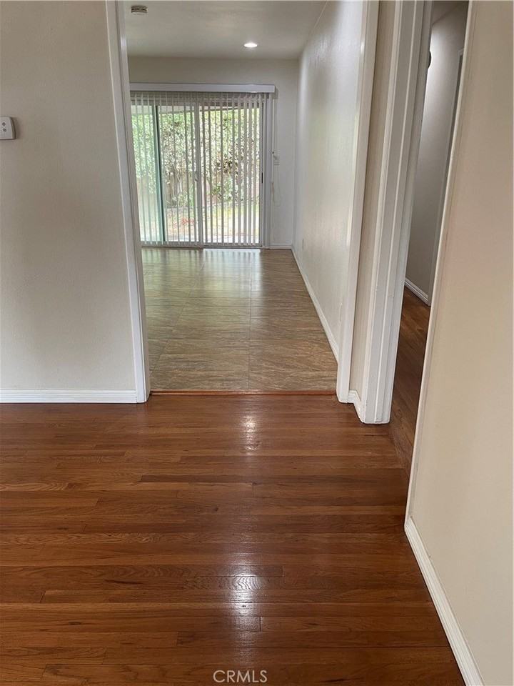 18007 Belshire Ave - Photo 5 of 31