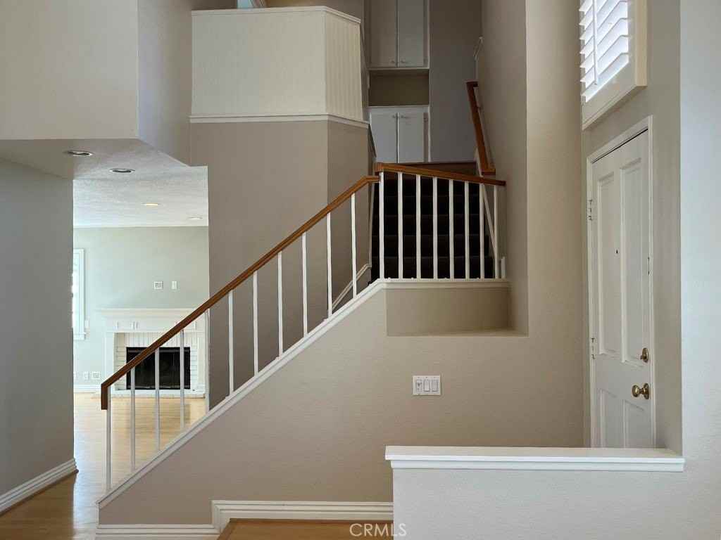 21241 Oakridge Ln - Photo 6 of 33