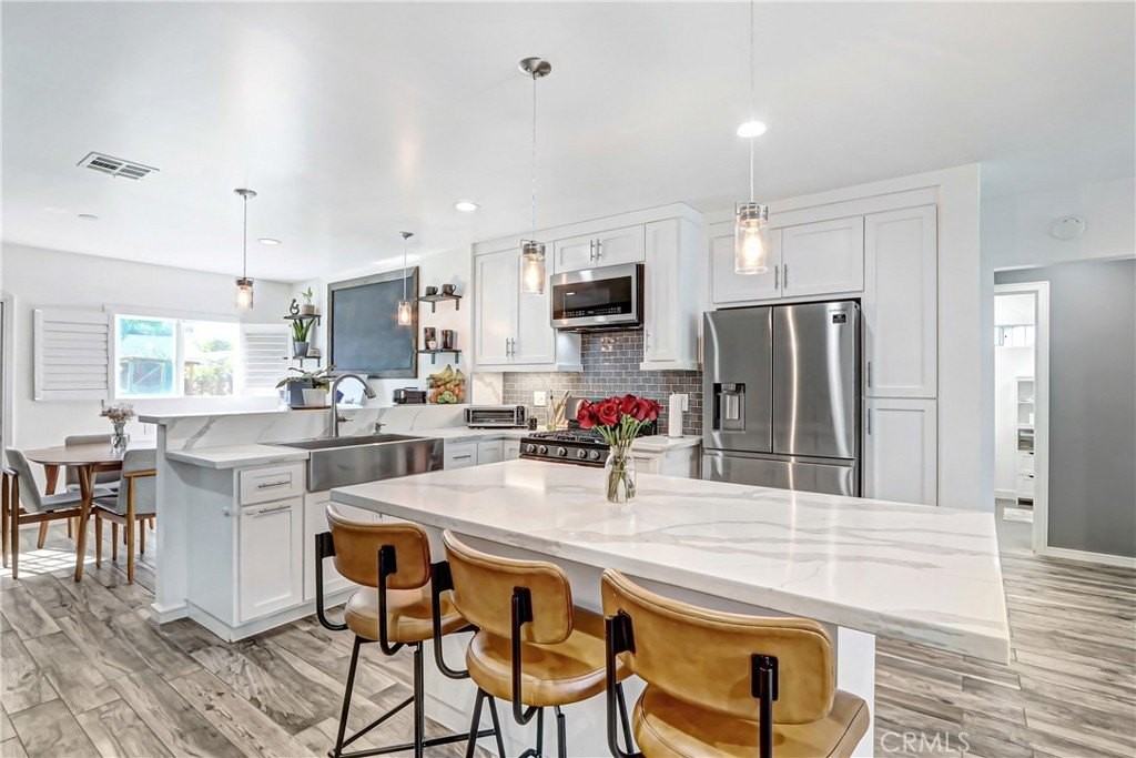 128 E Penn St - Photo 7 of 20