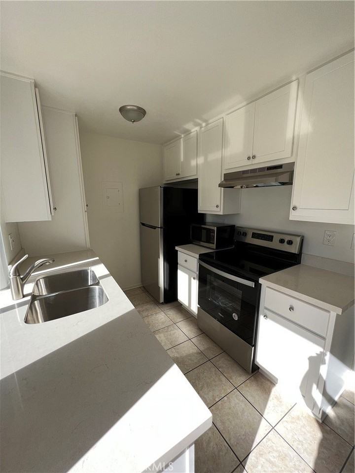 23224 Orange Ave - Photo 3 of 15