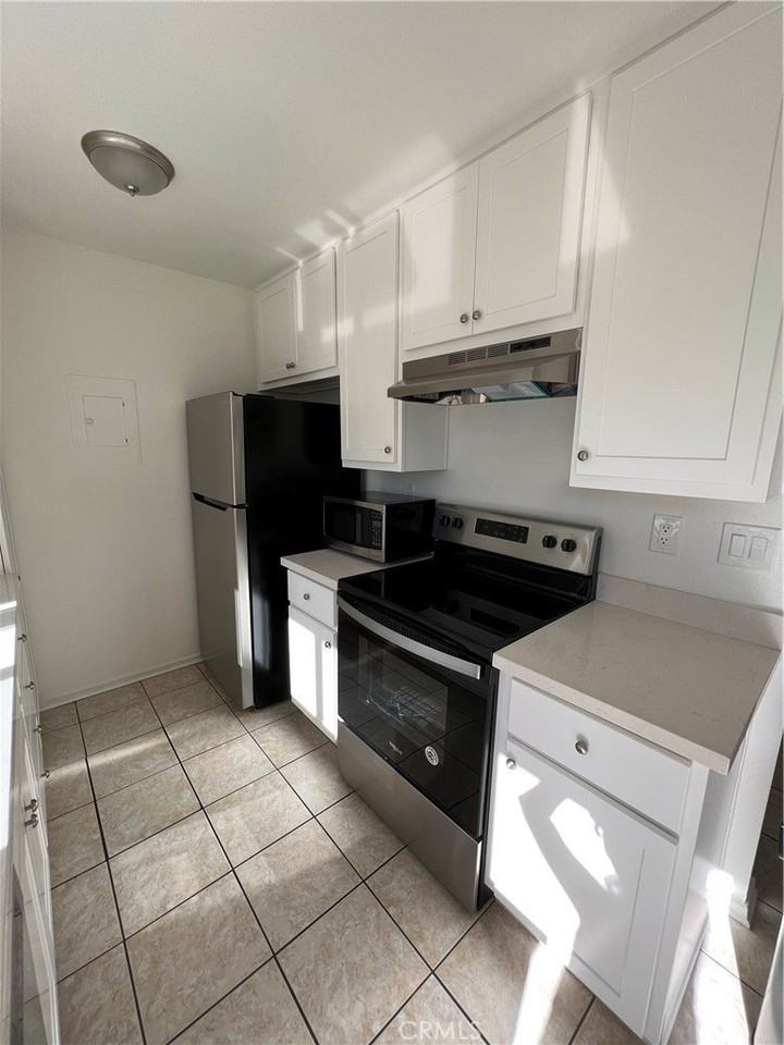 23224 Orange Ave - Photo 5 of 15