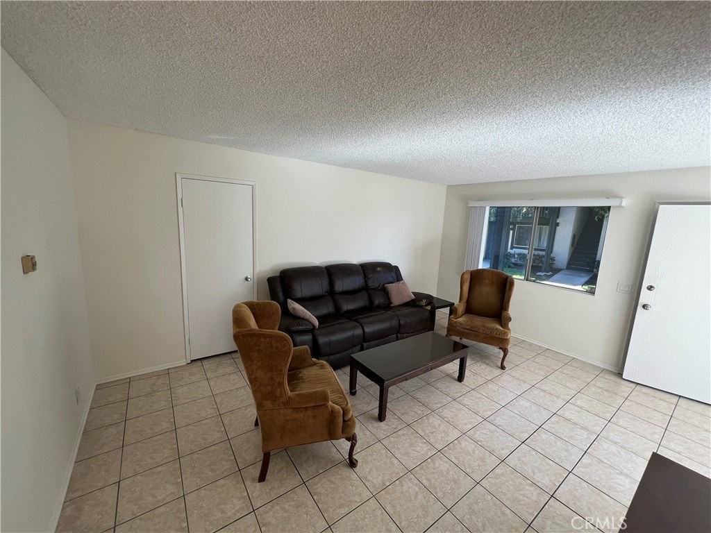 23224 Orange Ave - Photo 6 of 15