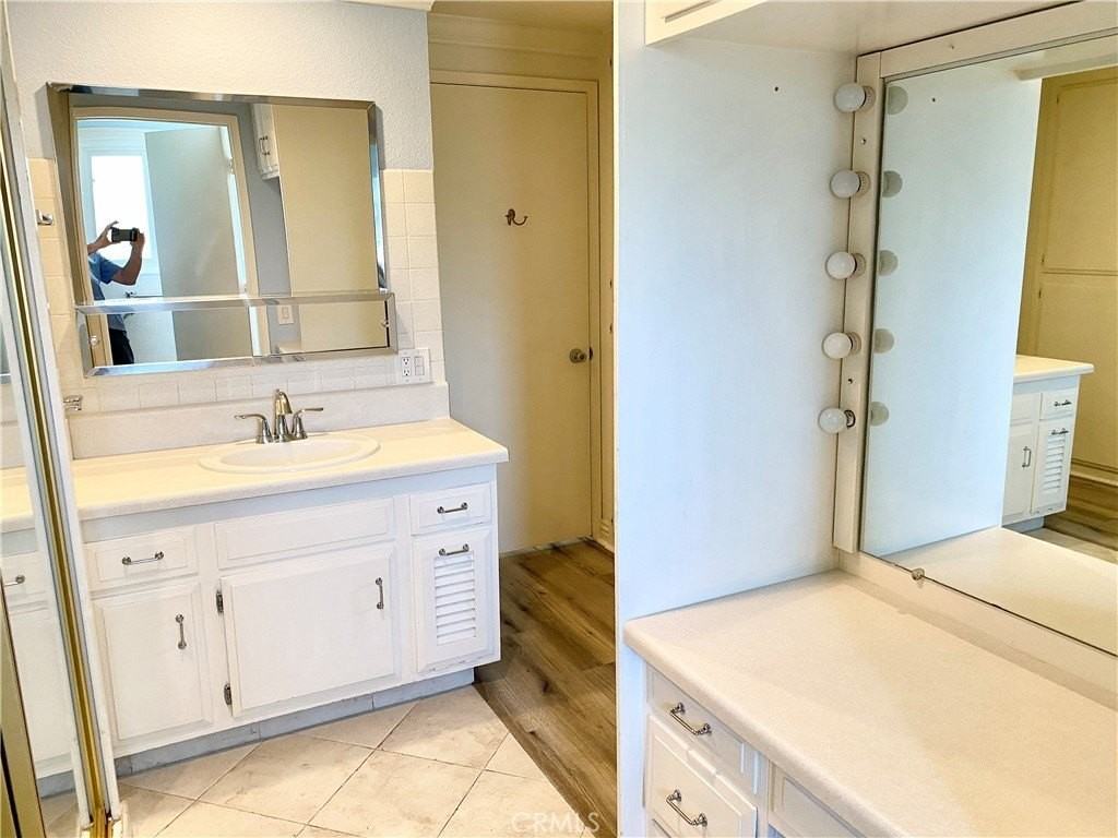 957 Calle Aragon #Q - Photo 4 of 25