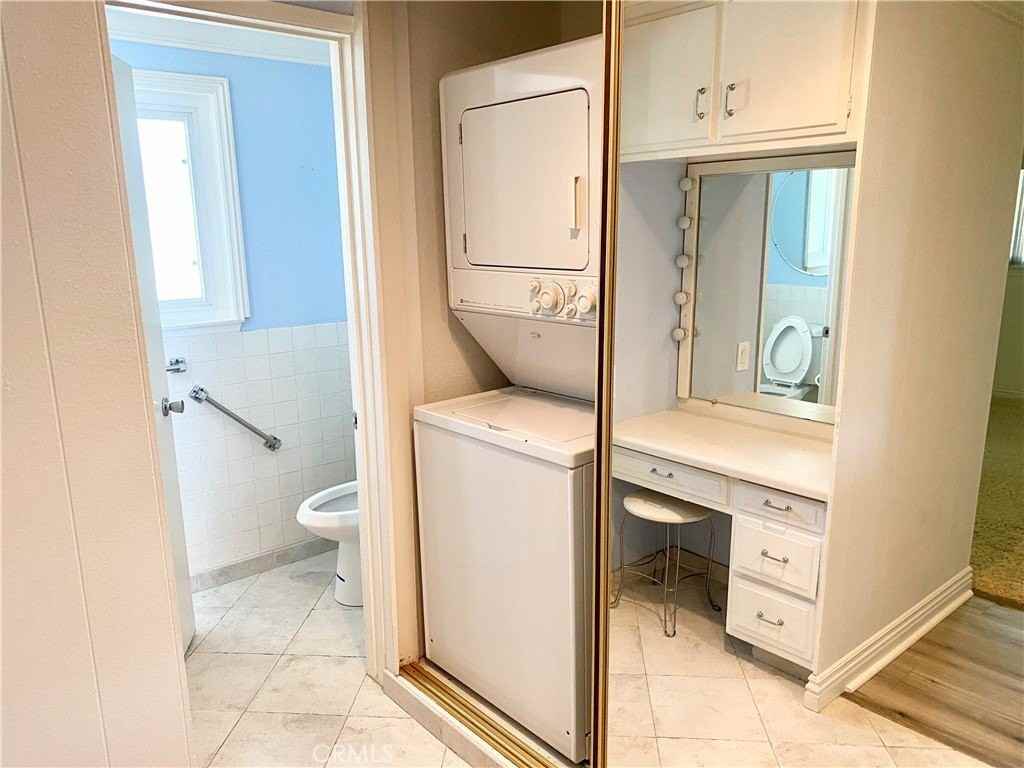 957 Calle Aragon #Q - Photo 5 of 25