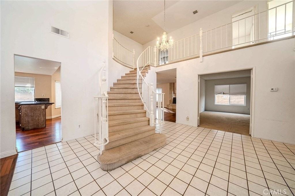 2100 Winterwood Dr - Photo 5 of 28