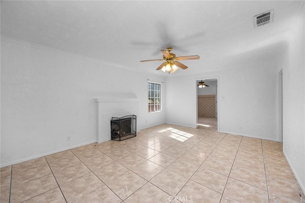 7643 Pickering Ave - Photo 2 of 16