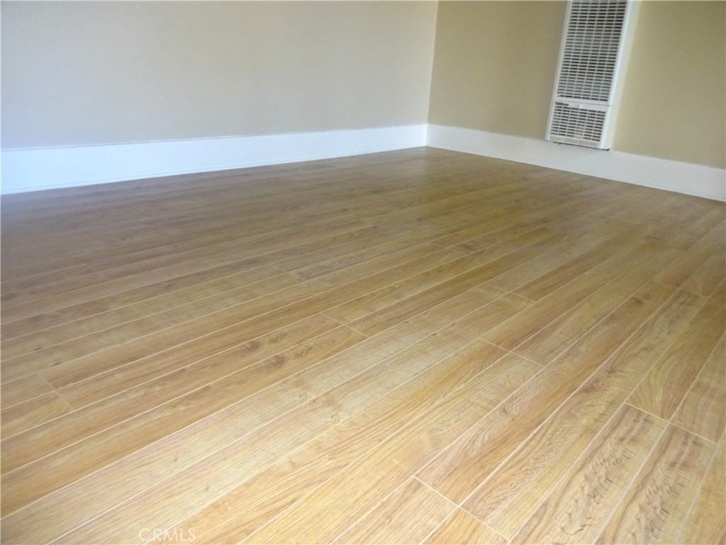 3624 E 6th St - Photo 6 of 19