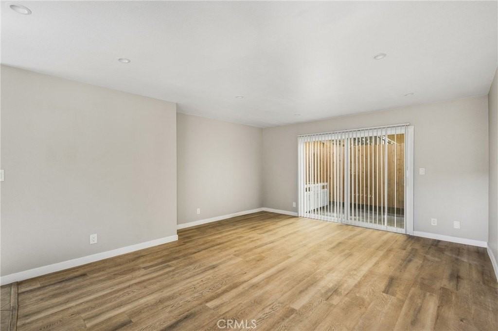 121 S Illinois St #2 - Photo 5 of 17