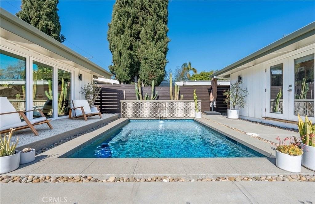 3269 Karen Ave - Photo 2 of 36