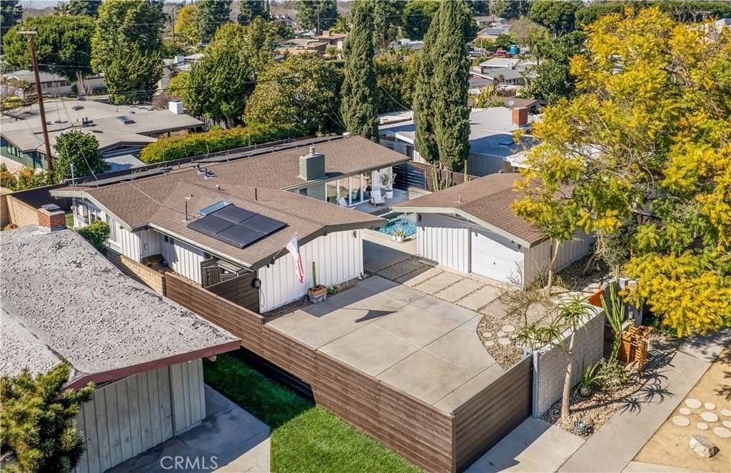 3269 Karen Ave - Photo 3 of 36