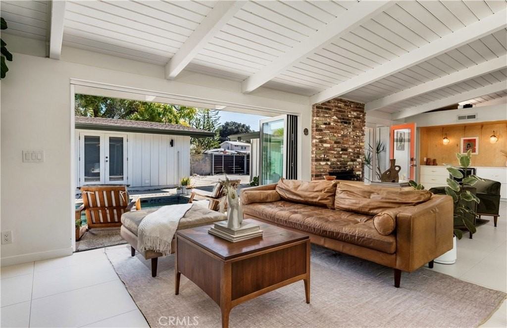 3269 Karen Ave - Photo 4 of 36