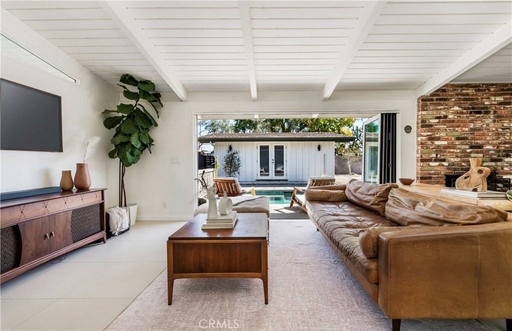 3269 Karen Ave - Photo 5 of 36