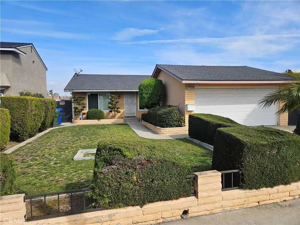 23608 President Ave - Photo 2 of 32