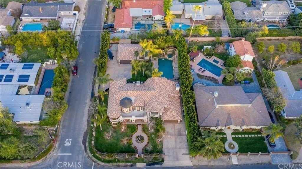 5230 Quakertown Ave - Photo 2 of 50