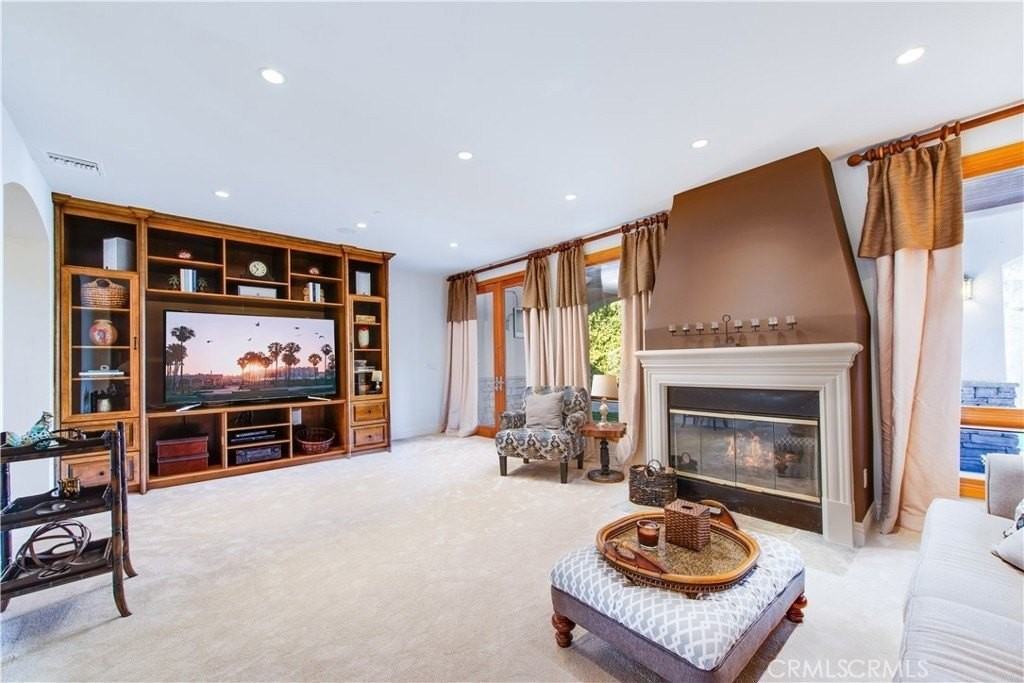 5230 Quakertown Ave - Photo 6 of 50