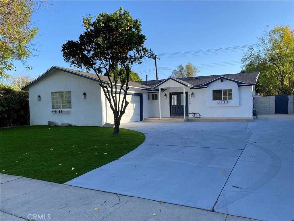 24306 Gilmore St - Photo 3 of 3