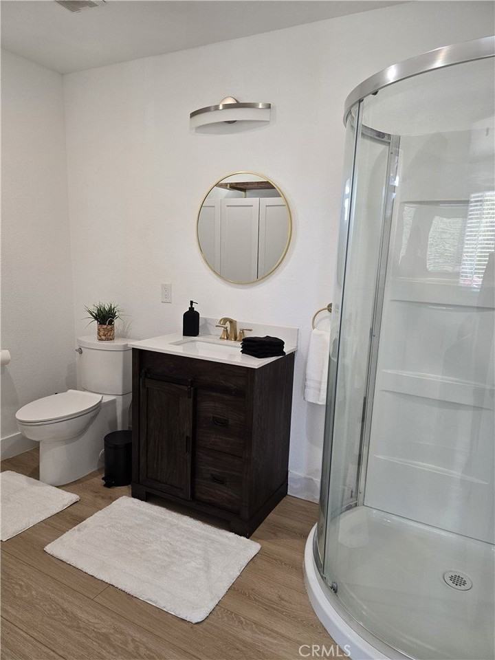 18221 Kinzie St - Photo 6 of 10