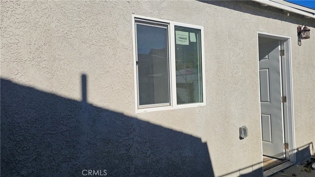 17615 Victory Blvd - Photo 4 of 20