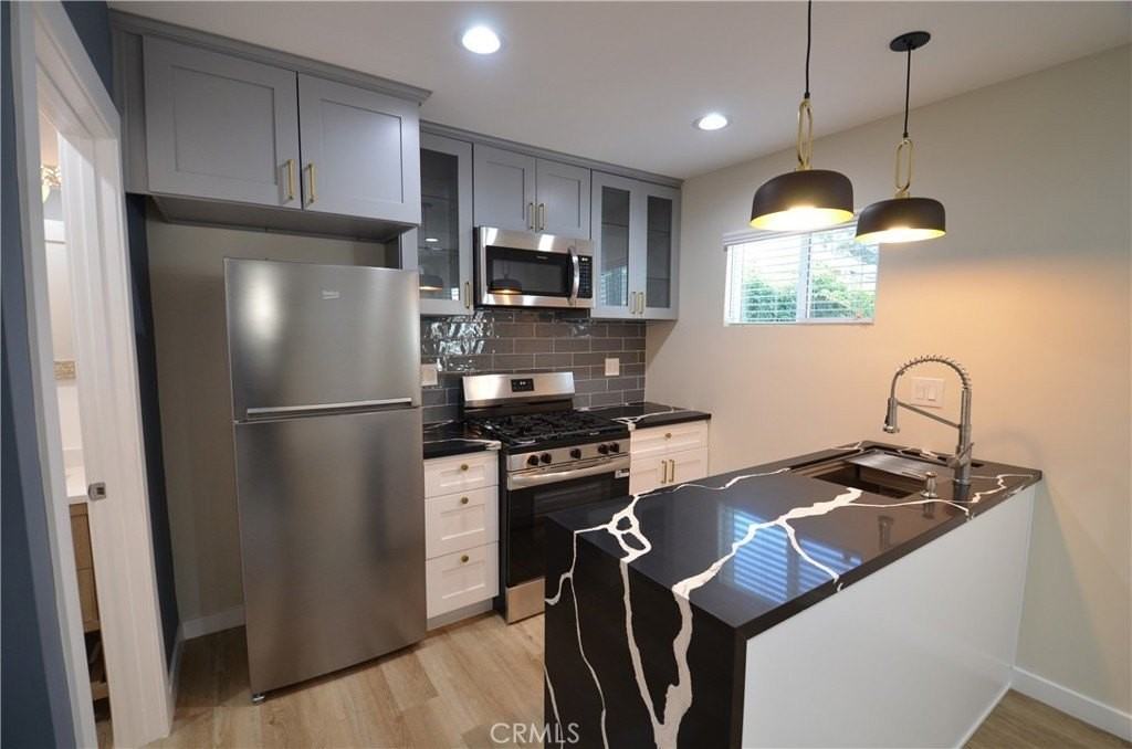 6406 Densmore Ave - Photo 4 of 8