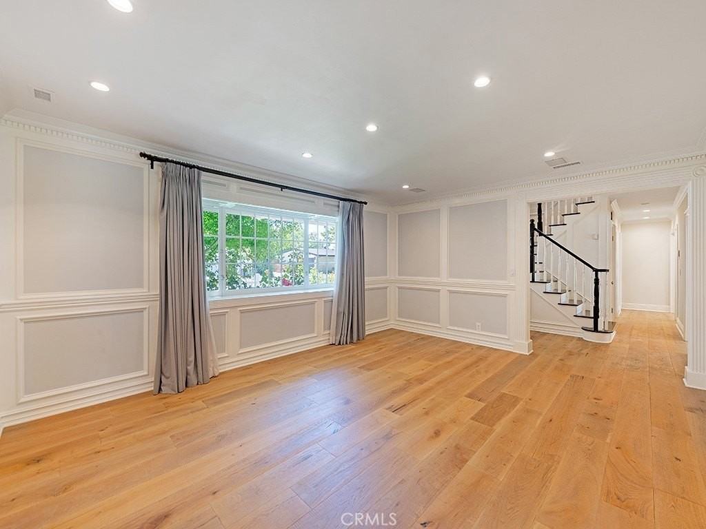 5463 Katherine Ave - Photo 7 of 50