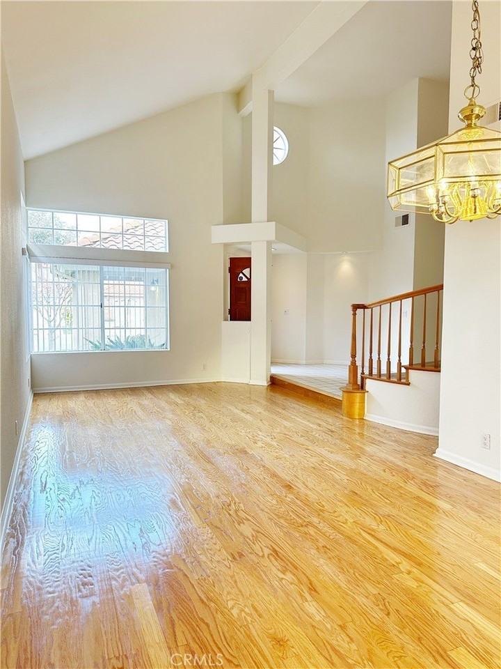 2173 Camino Largo Dr - Photo 4 of 21