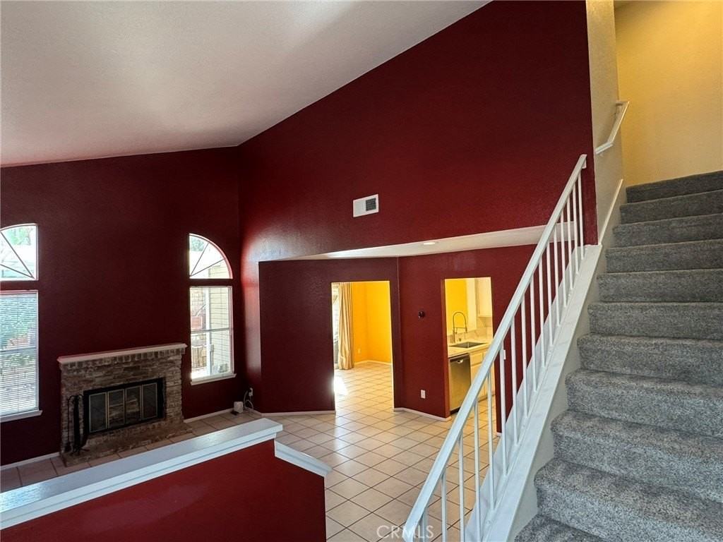 1254 Sand Creek Rd - Photo 6 of 26