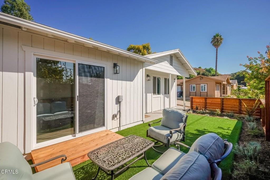 97 Everett St #B - Photo 3 of 28