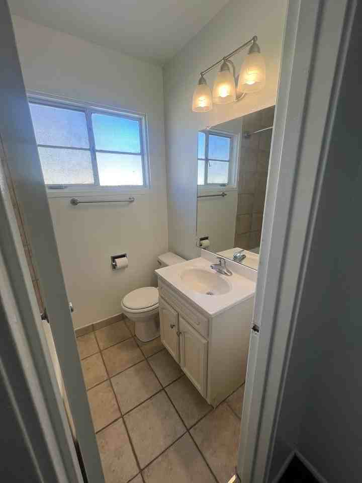 Nob Hill Apartments - Photo 3 of 6