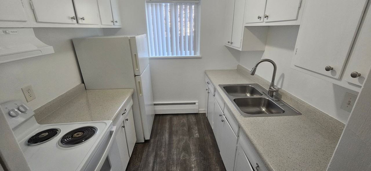 The Village Green Apartments - Photo 4 of 12