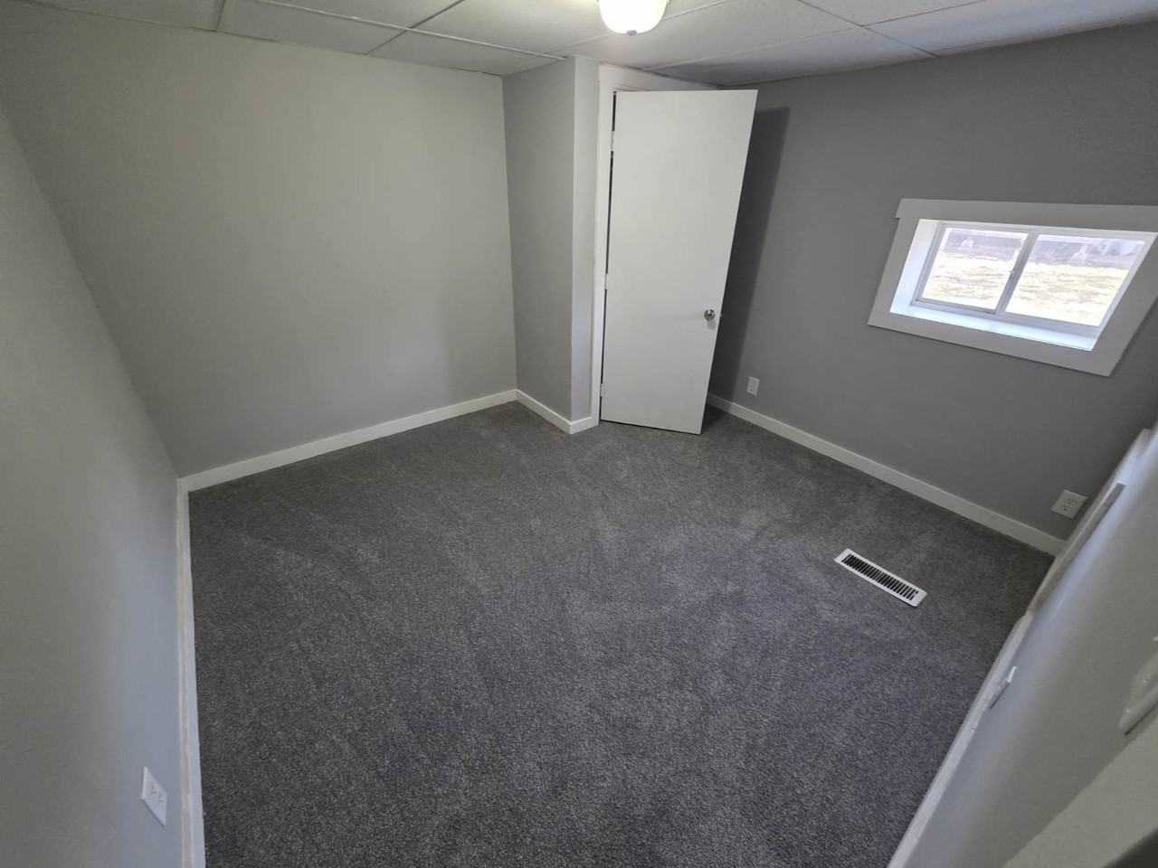 260 W WashingtonApt 7 #1 - Photo 3 of 6