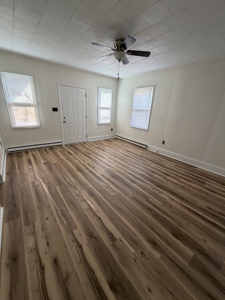 106 Crockett Ave #1 - Photo 3 of 9