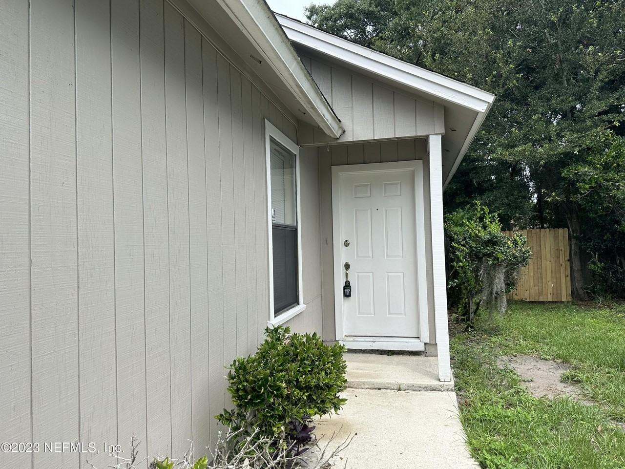 1127 Cove Landing Dr - Photo 4 of 28