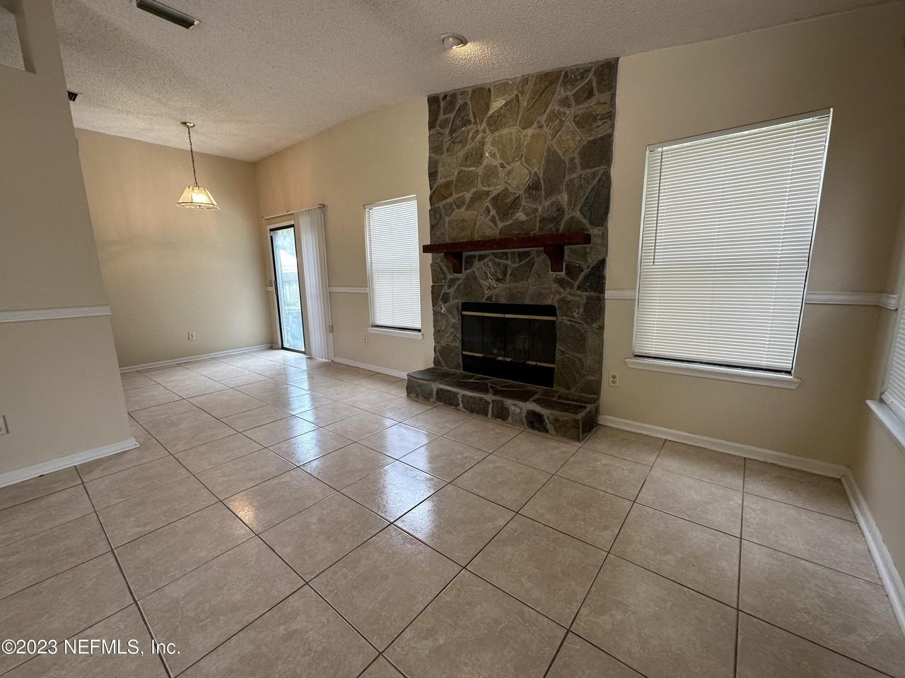 1127 Cove Landing Dr - Photo 7 of 28