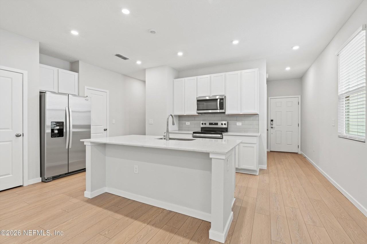 14728 Macadamia Ln - Photo 2 of 23