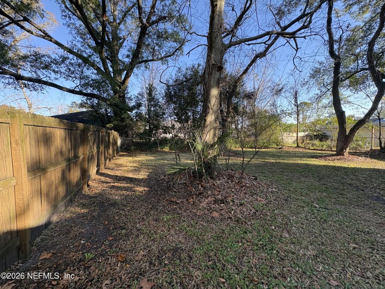 4719 Crescent St - Photo 2 of 10