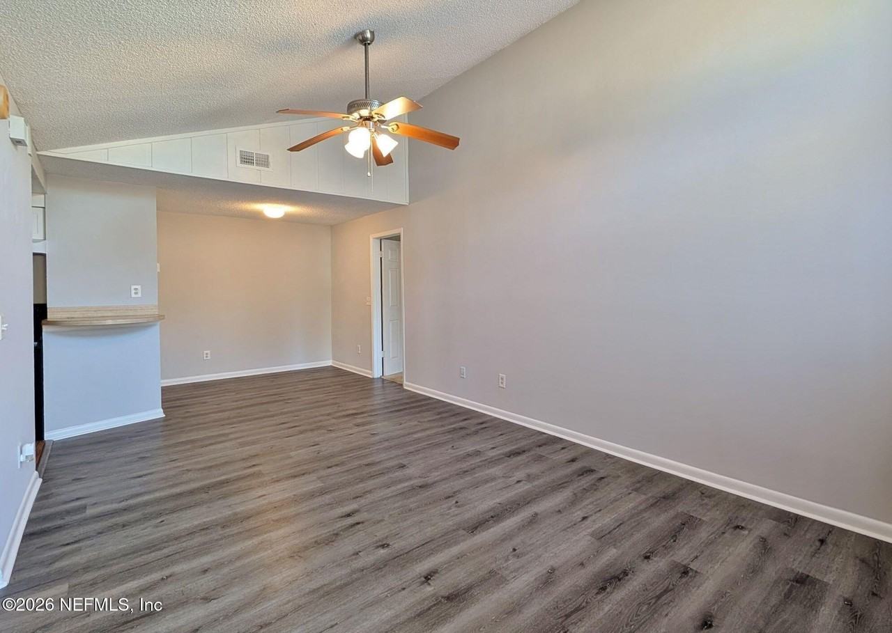 2530 Whispering Woods Blvd Apt 1 #1 - Photo 3 of 16