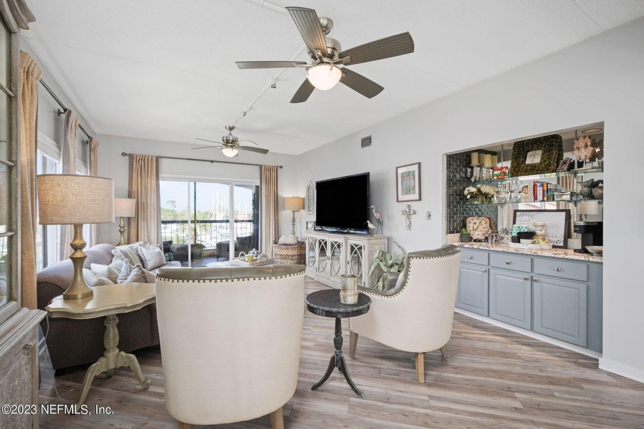 3114 Harbor Dr - Photo 5 of 33