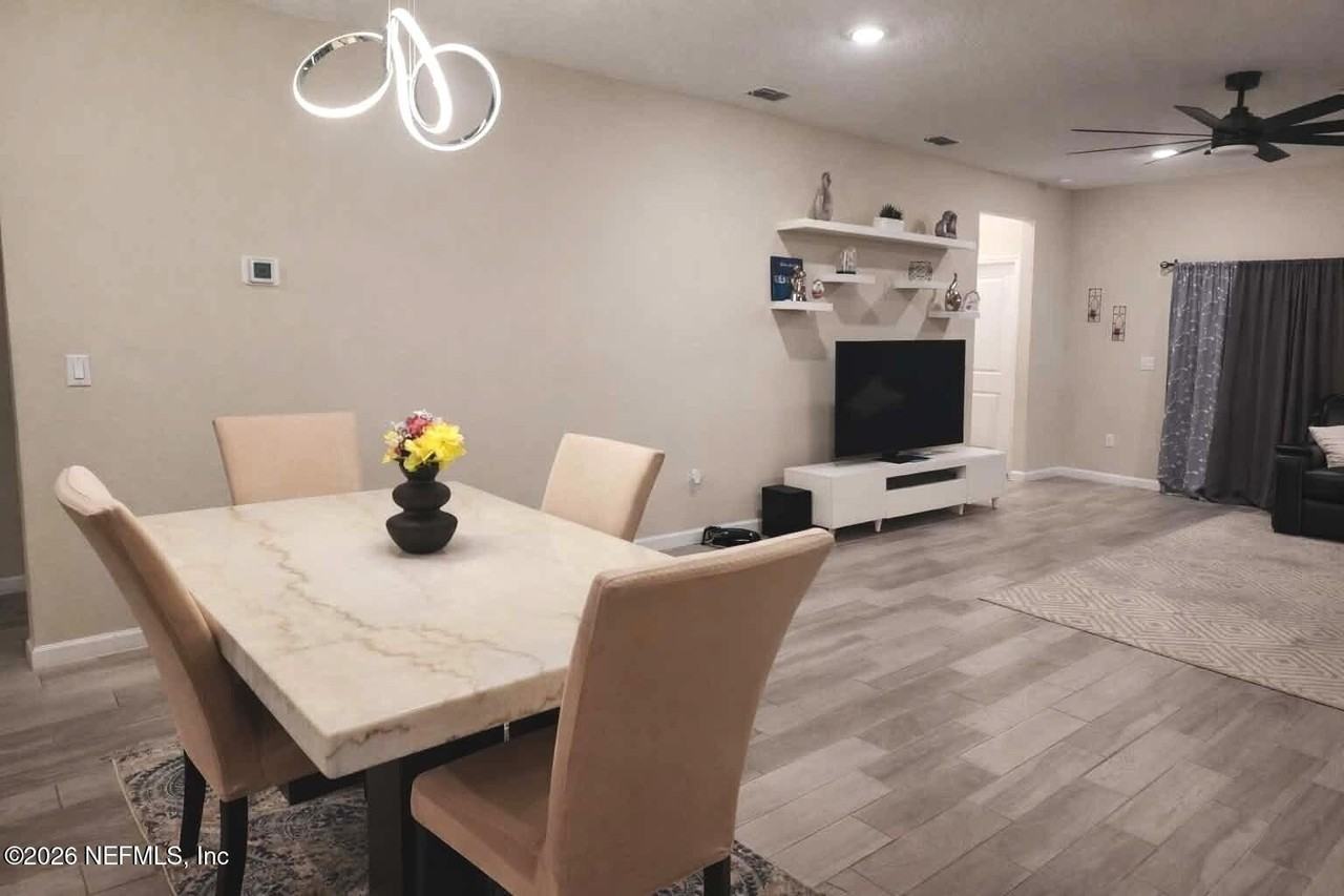 2155 Sequoia Ct - Photo 4 of 23