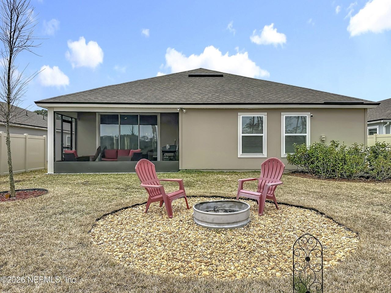 65849 Edgewater Dr - Photo 2 of 36