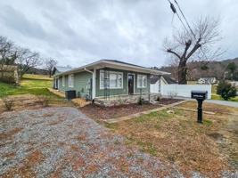 featured image of 31 Willow St