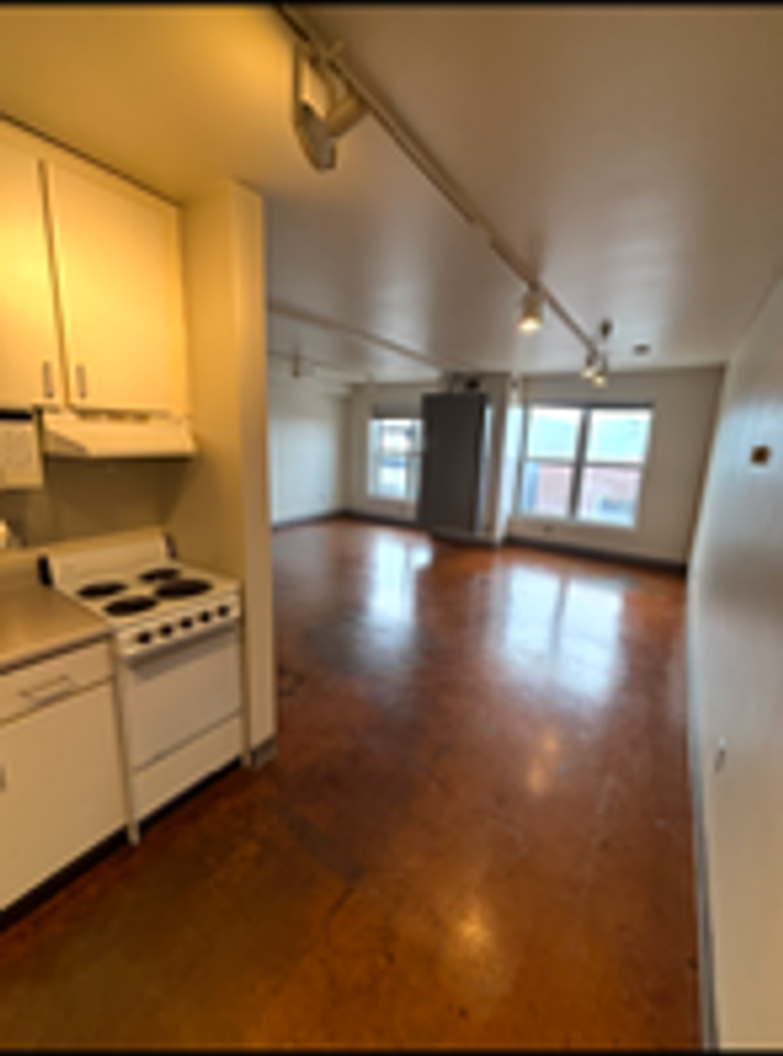 Whiteway - Photo 6 of 10