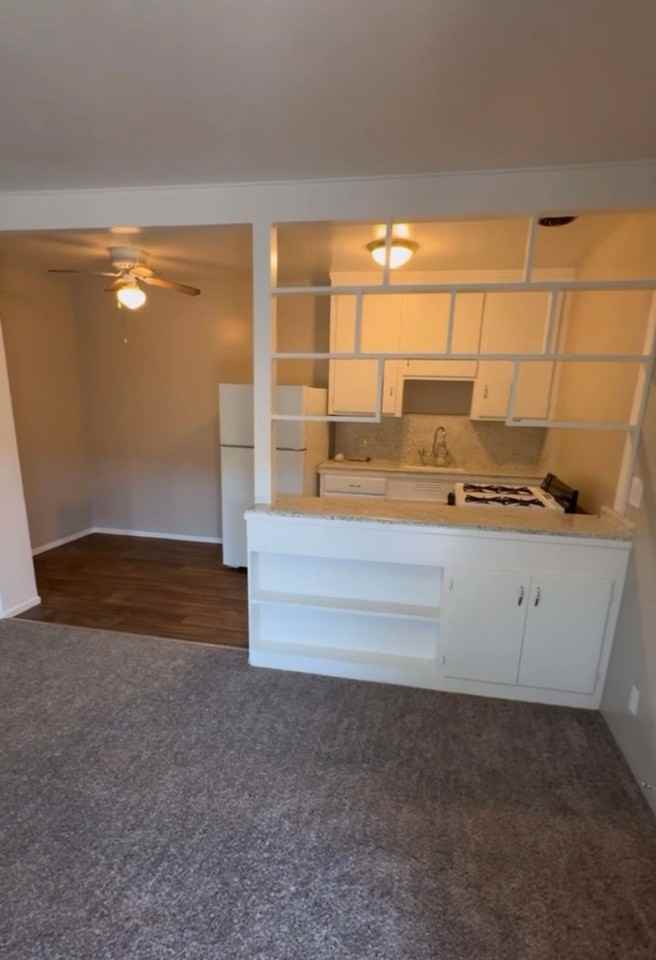 Alpine Apartments - Photo 3 of 6