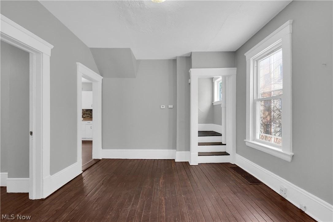 1528 Newman Ave - Photo 5 of 25