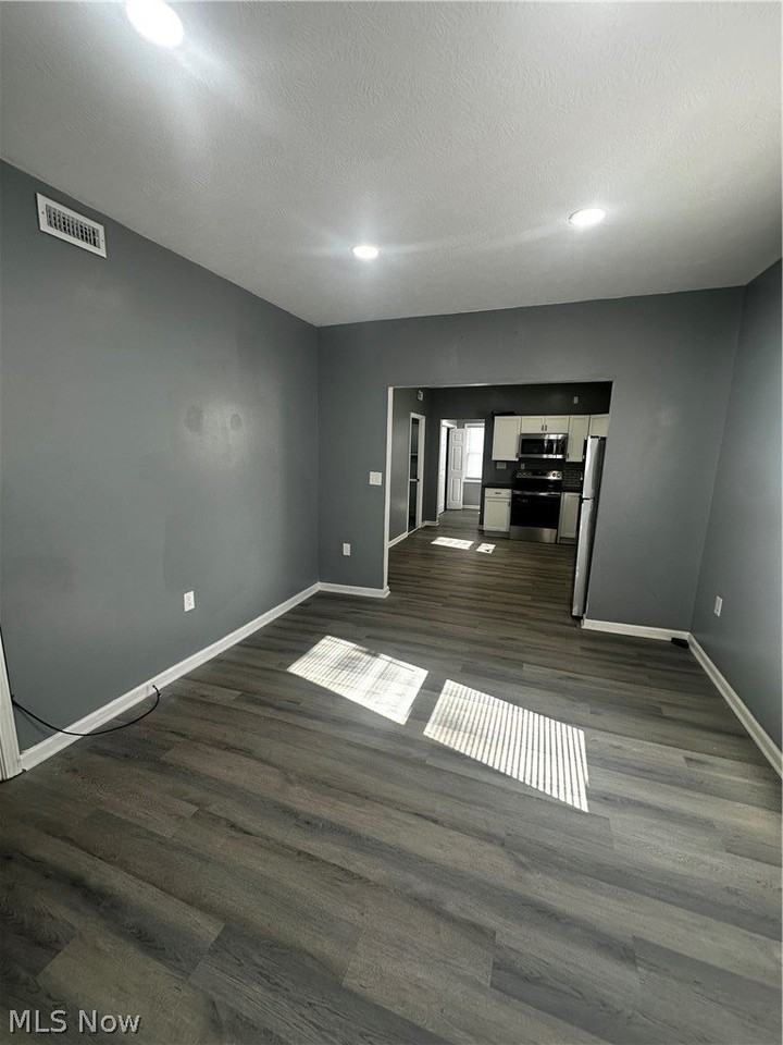 3289 W 58th St - Photo 2 of 13