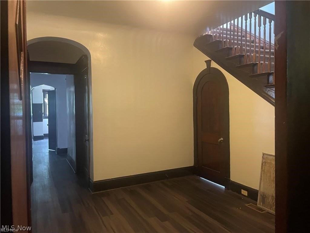 1420 Ansel Rd - Photo 2 of 23