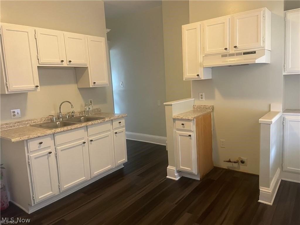 1420 Ansel Rd - Photo 6 of 23